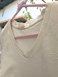 Cute V-Neck Crop Top