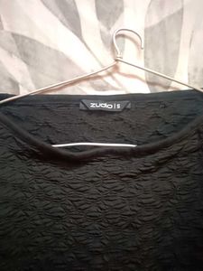 Black Long Sleeve Crop Top (slightly negotiable)💥
