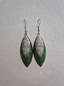 Elegant Green Leaf Earrings - Unused