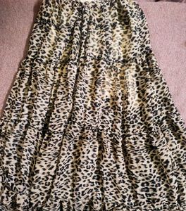 Y2K Chic leopard print skirt