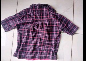shirt with free pink Tank top
