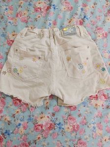 3 Denim shorts for girls ( 6 to 8 years)