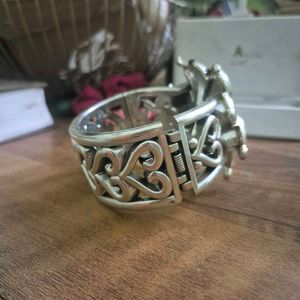 Vintage Floral Bracelet