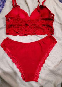 Red Lace Bralette with beautiful brief 👍