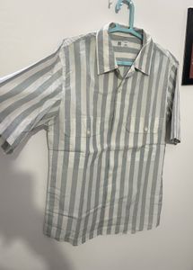 Uniqlo !! light weight Striped Short-Sleeve Button
