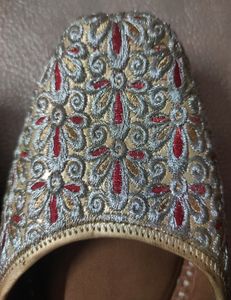 SET OF 2 JUTTIS