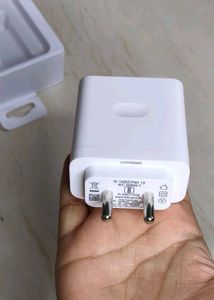 Oppo SuperVOOC 80W Power Adapter