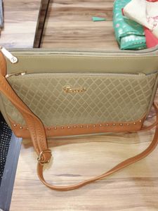 Chic Textured Crossbody Bag