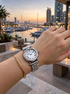 Elegant Silver-Tone Cartier Watch og store model