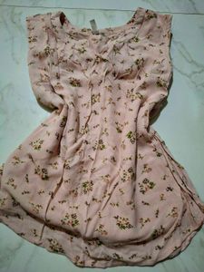 Cute peachy pink top