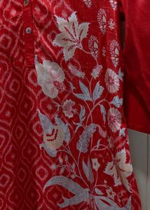 Vibrant Red Floral Print Kurta..