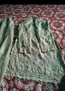 Elegant Embroidered pakistani Kurta Set