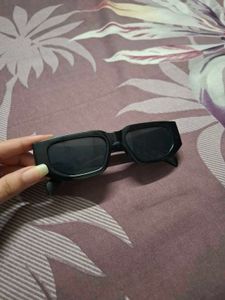 Trendy Black Rectangular Sunglasses