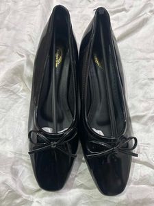 Shiny Black Ballet Flats with Bow