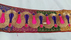 9meters beautifull heavy zariwork lace in 3inches