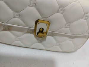 Chic White Quilted Shoulder Bag