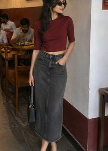 burgundy crop top with good