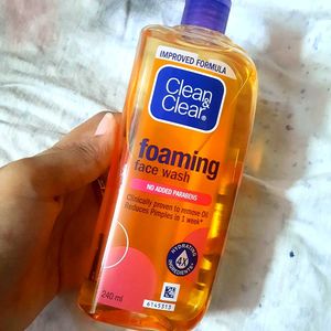 Clean & Clear Foaming Face Wash
