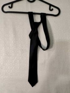 Classic Men's Black Tie
