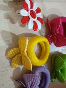 4 Bow Rubber band With Free Flower Clip