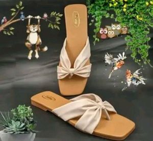 Stylish White &amp; Gold Flat Sandals
