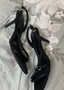 ‼️BRAND NEW ZARA Black Heeled Sandals‼️
