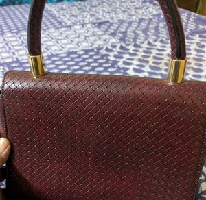 Chic Textured Handbag