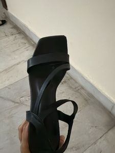 Stylish Black Strappy Sandals