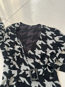 Chic Houndstooth Wrap Dress with Belt