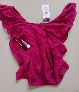 red ruffled top 🍒