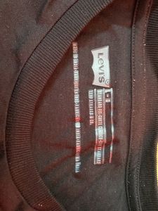 Brand new original Levis Tshirt.