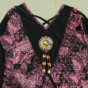 🆕 Stylish Black &amp; Pink Embellished Crop Top