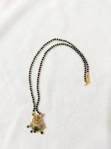 Exquisite Mangalsutra with Emerald Pendant