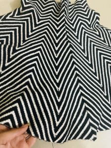 Chic Black &amp; White Skirt