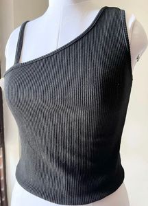 Black One-Shoulder Ribbed Crop Top
