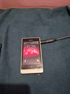 sony xperia go
