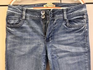 BOOTCUT Blue Wash Jeans