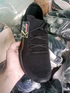 NEW NO SNEAKERS SHOES FOR MEN.