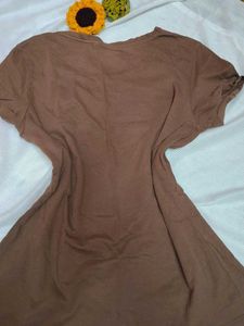 Guess Brown Logo Graphic Tee