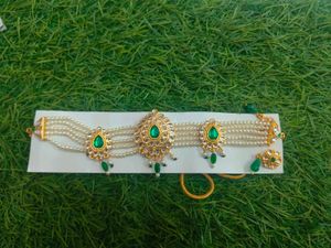 Exquisite Pearl &amp; Emerald Choker Necklace
