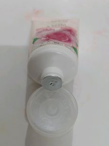 Buy 2 No Gas Body Spray (Him&amp;Her) Get 1 Cream Free