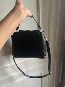 Black Hand/sling Bag