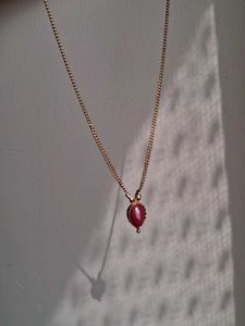 Elegant Red Stone Pendant Necklace
