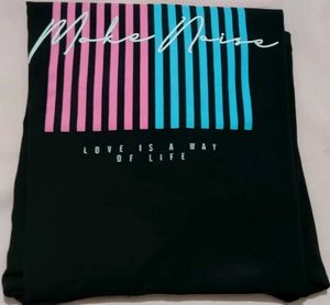 Comfort Lady Graphic T-shirt