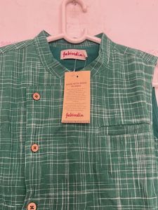 Green Sleeveless Ethnic Kurta