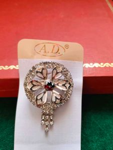 Elegant Flower Hairpin with Crystals