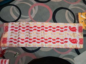 Elegant White &amp; Red Paisley Saree
