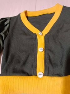 Stylish Cropped Cardigan with Puff Sleeves