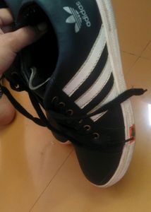 Adidas Sports Shoe (unisex)