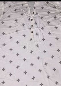 Chic White Short Kurta with Geometric Print